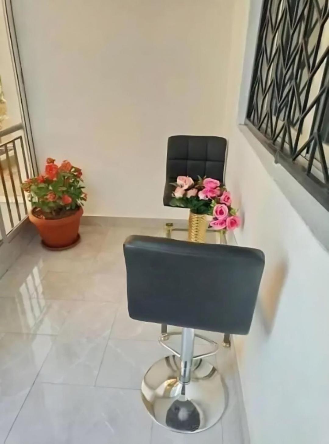3 Salon Mamelles Cite Mackiou Faye Baila & Ndjierebi Apartment *